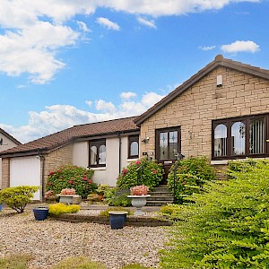 6 Rowan Lea, Kelty, KY4 0FY