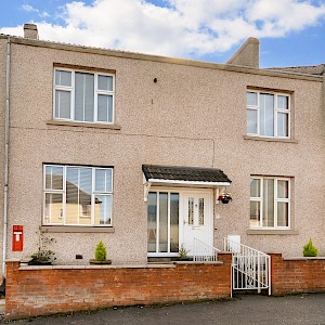 66 Station Road, Kelty, KY4 0BN