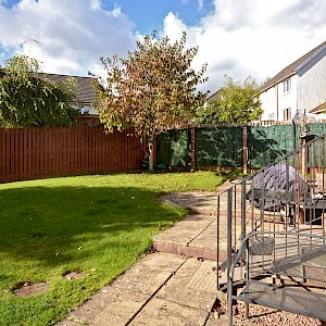 18 Tolmount Drive, Dunfermline, KY12 7YB